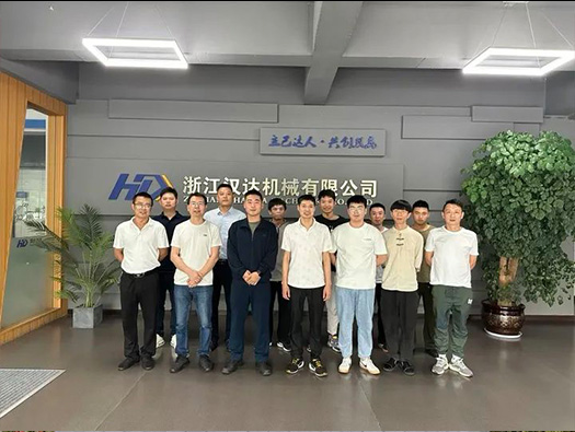 前路鄉(xiāng)退役軍人來漢達(dá)公司參觀學(xué)習(xí)，推動(dòng)再就業(yè)新篇章