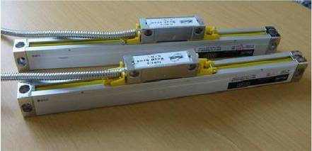 數(shù)控鉆床利用光柵尺監(jiān)控直線軸